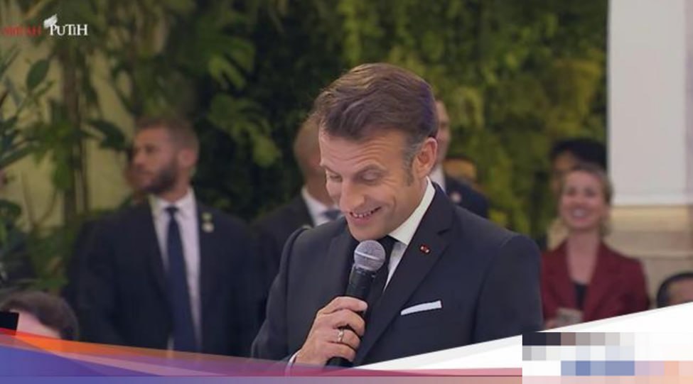 Macron Tutup Gala Dinner dengan Bahasa Indonesia, Sukses Curi Perhatian