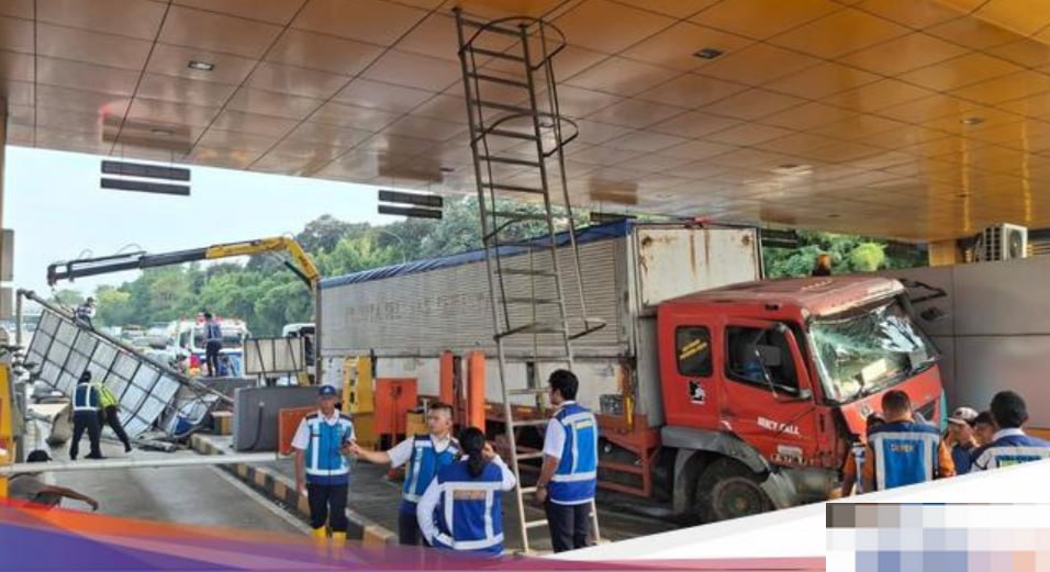 Diduga Rem Truk Tak Berfungsi, Tabrakan Beruntun Terjadi di Gardu Tol Ciawi 2